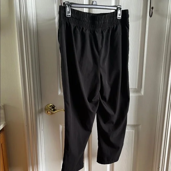 Tek Gear Black Capris for Active Comfort - Picture 2 of 5